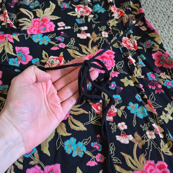 Stunning floral midi dress straight from California, 100% rayon, size M - Picture 11 of 13